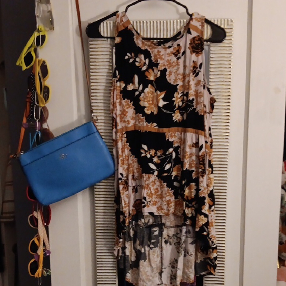 Maurices High Low Tunic Top in Black & Yellow Floral Print, Med.